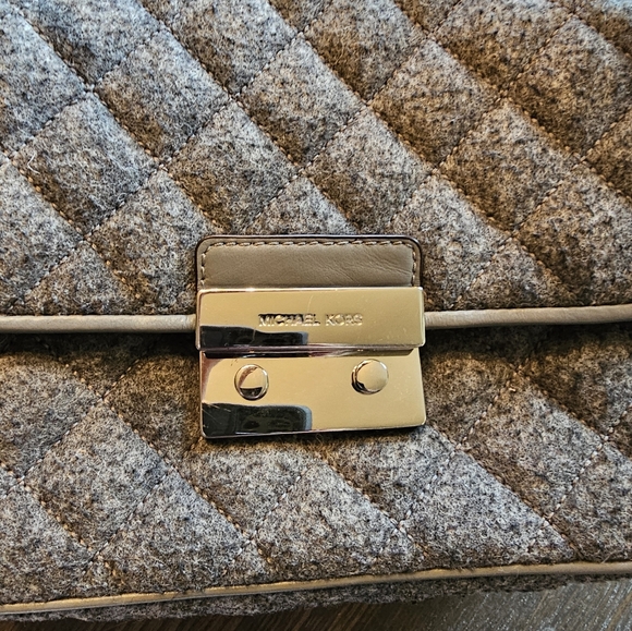 Michael Kors•Sloan Quilted Wool Blend Shoulder Bag 🍂🍁 - Picture 2 of 11